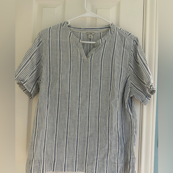 L.L. Bean Blue White Linen Blend Striped V-Neck Top size medium. - Picture 1 of 5